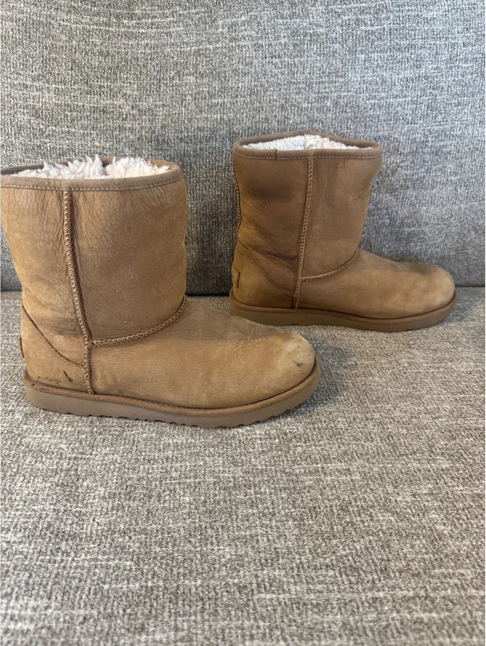 UGG Classic Short II Weatherproof Leather Boots Chestnut Kids 5 Women 7 1019646